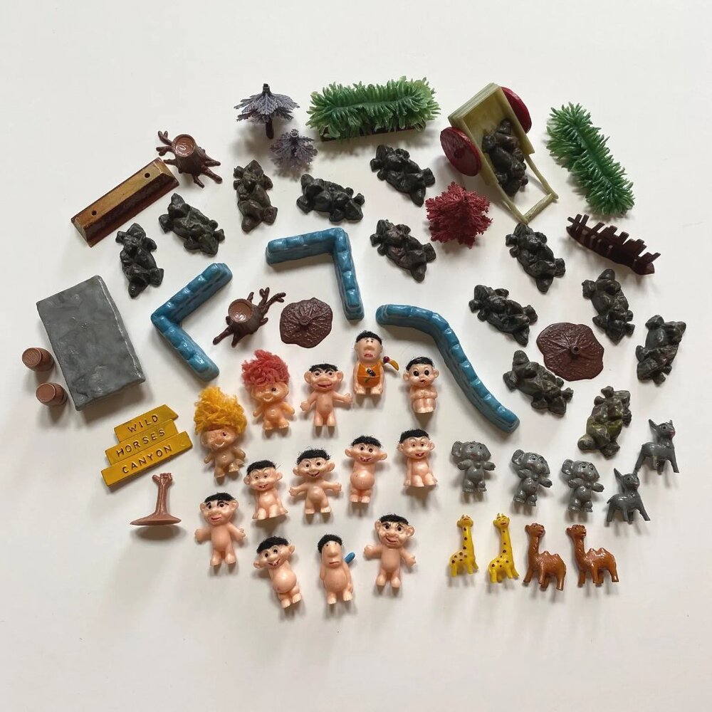 1965 Marx Troll Village Playset Pieces - LOTS of Figures!